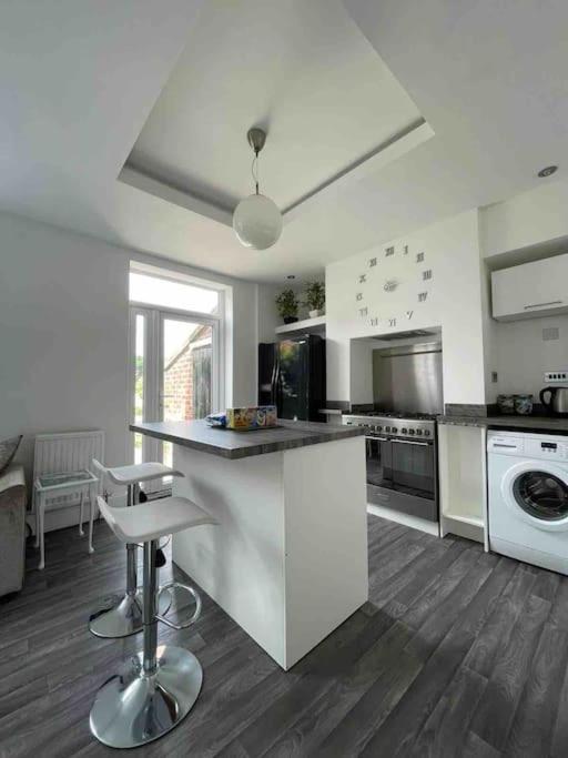 Вілла 2 Bed Sleeps 6 Beach Retreat St Annes On Sea Літам-Сент-Еннс Екстер'єр фото